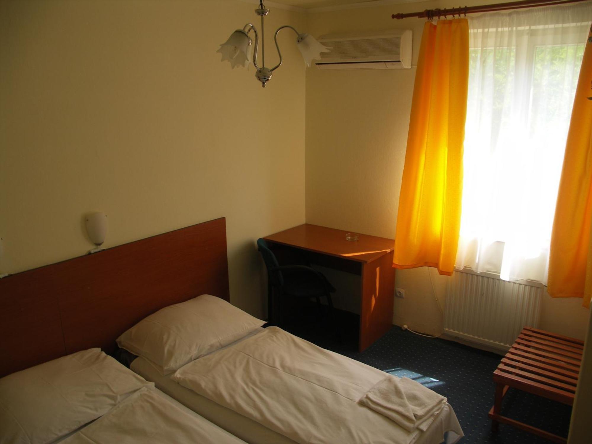 Carmen Pension Budapeste Exterior foto