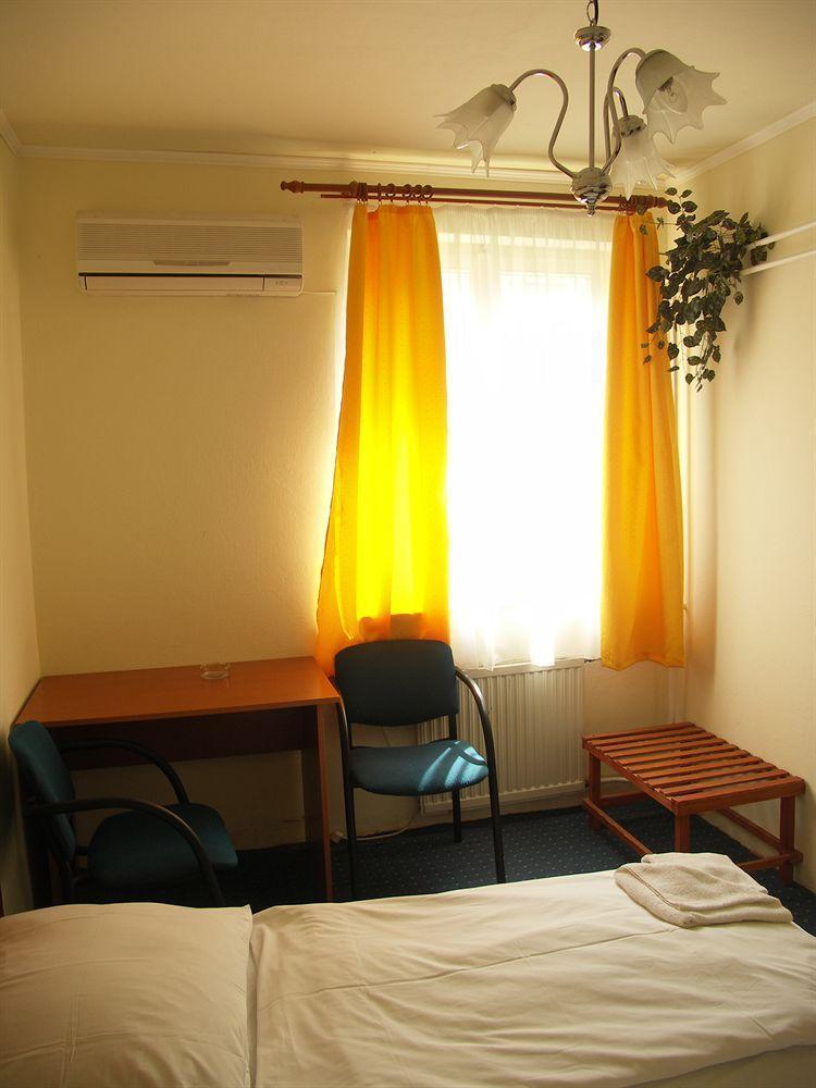 Carmen Pension Budapeste Exterior foto
