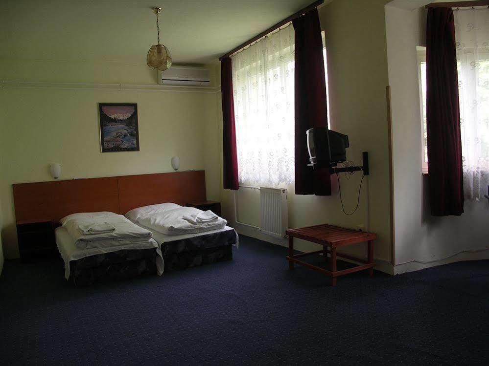Carmen Pension Budapeste Exterior foto